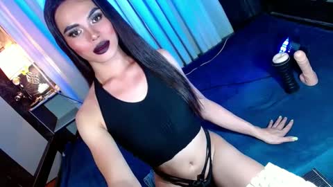 Snapshot of lovelymiss_shyna11 chatting on 02.24.25 lovelymiss_shyna11 online show from 02.24.25