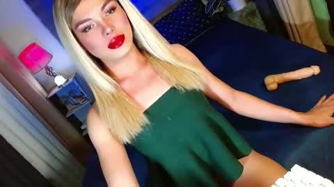 Snapshot of lovelymiss_shyna11 chatting on 09.13.25 lovelymiss_shyna11 online show from 09.13.25