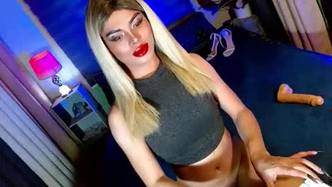 Snapshot of lovelymiss_shyna11 chatting on 09.24.25 lovelymiss_shyna11 online show from 09.24.25
