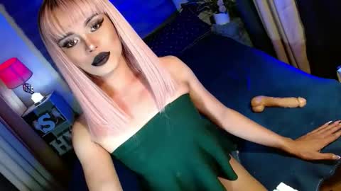 Snapshot of lovelymiss_shyna11 chatting on 10.03.25 lovelymiss_shyna11 online show from 10.03.25