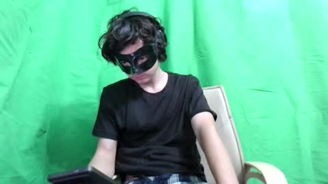 Snapshot of lovelyowner chatting on 01.02.25 .com online show from 01.02.25