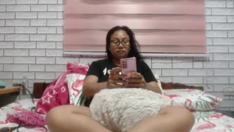 Snapshot of lovelyquey chatting on 03.05.25 Angelquey online show from 03.05.25