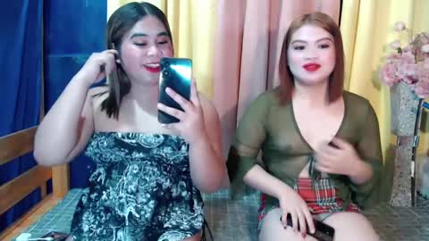 Snapshot of lovelyrhean chatting on 12.14.24 Rhean online show from 12.14.24