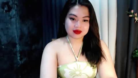 Snapshot of lovelyrhean chatting on 09.15.25 Rhean online show from 09.15.25