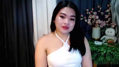 Snapshot of lovelyrhean chatting on 09.24.25 Rhean online show from 09.24.25