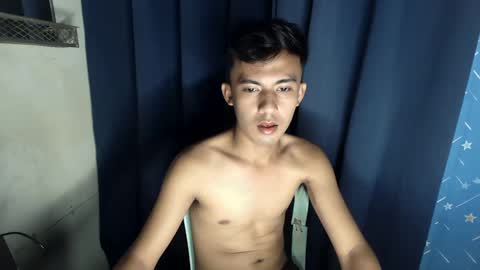 Snapshot of lovetosuckxox chatting on 02.11.25 lovetosuckxox online show from 02.11.25