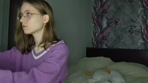 Snapshot of lowress chatting on 03.05.25 Karmell online show from 03.05.25