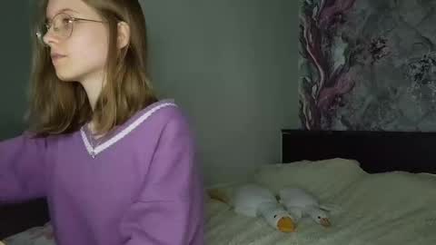 Snapshot of lowress chatting on 03.05.25 Karmell online show from 03.05.25