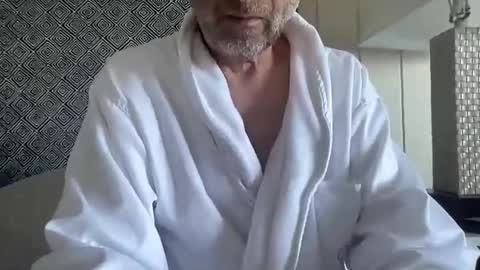 Snapshot of lqi chatting on 09.12.25 lqi online show from 09.12.25