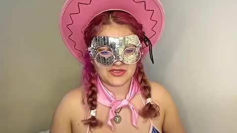 Snapshot of luana363 chatting on 12.19.24 luana363 online show from 12.19.24