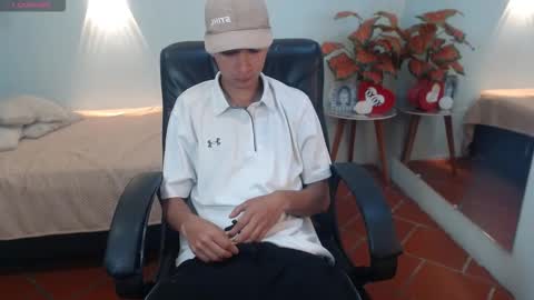 Snapshot of lucasssmith11 chatting on 12.04.25 LucassSmith11 online show from 12.04.25