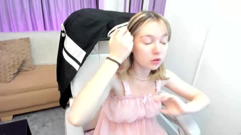 lucia_copper online show from 11.04.25