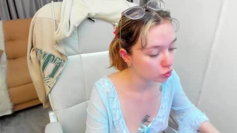 lucia_copper online show from 12.04.25