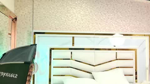 Snapshot of luciana_agudelo chatting on 11.30.25 luciana_agudelo online show from 11.30.25