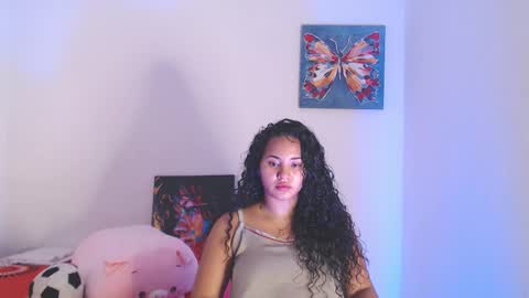 Snapshot of luciana_keating chatting on 10.19.25 luciana online show from 10.19.25