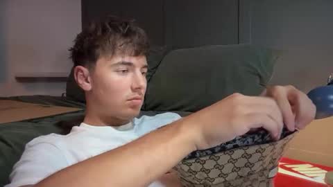 Snapshot of luciancrowe chatting on 09.26.25 Lucian online show from 09.26.25