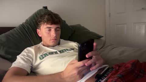 Snapshot of luciancrowe chatting on 10.01.25 Lucian online show from 10.01.25