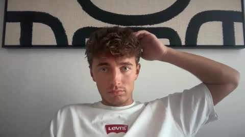 Snapshot of luciancrowe chatting on 10.10.25 Lucian online show from 10.10.25