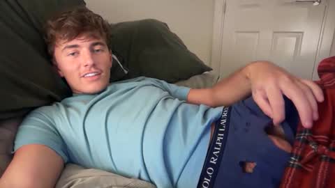 Snapshot of luciancrowe chatting on 10.16.25 Lucian online show from 10.16.25