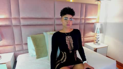  lucia wallace  online show from 09.15.25