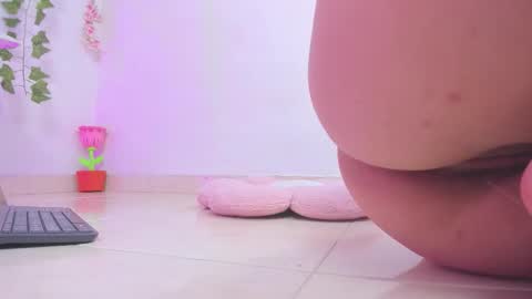 Snapshot of lucie_angel chatting on 10.31.25 Lucie Grey online show from 10.31.25