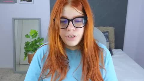 Snapshot of lucie_nicolls chatting on 12.30.24 Lucie   online show from 12.30.24