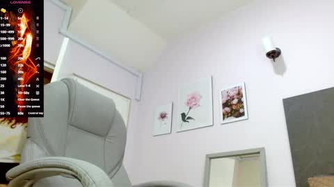 Snapshot of lucie_nicolls chatting on 01.21.25 Lucie   online show from 01.21.25