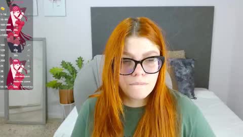 Snapshot of lucie_nicolls chatting on 01.30.25 Lucie   online show from 01.30.25