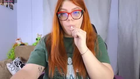 Snapshot of lucie_nicolls chatting on 03.03.25 Lucie   online show from 03.03.25