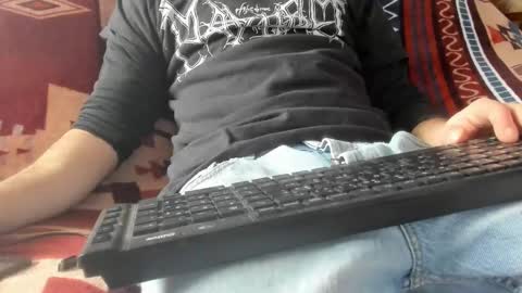 Snapshot of luckydrakex chatting on 01.05.25 Lucky online show from 01.05.25