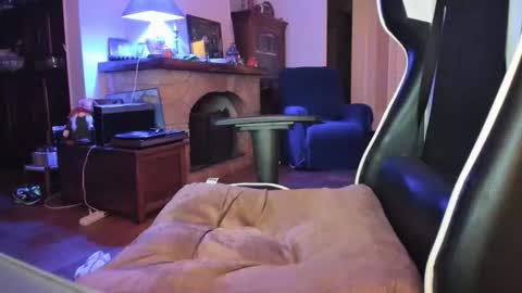 Snapshot of luckydrakex chatting on 11.06.25 Lucky online show from 11.06.25