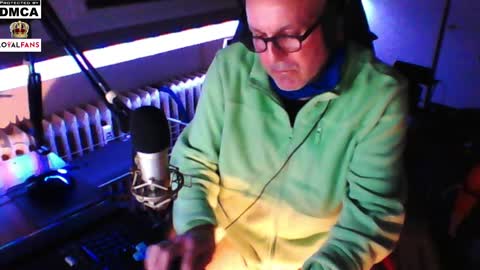 Snapshot of luckyfreak1 chatting on 03.09.25 call me Stefan online show from 03.09.25