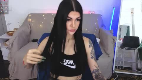 Snapshot of luckyrebel_ chatting on 09.25.25 Monika online show from 09.25.25