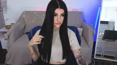 Snapshot of luckyrebel_ chatting on 09.26.25 Monika online show from 09.26.25