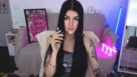 Snapshot of luckyrebel_ chatting on 10.12.25 Monika online show from 10.12.25