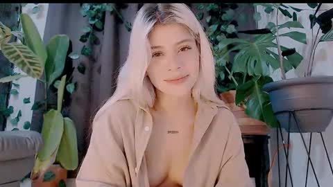 Snapshot of luckysapphire777 chatting on 10.18.25 luckysapphire777 online show from 10.18.25