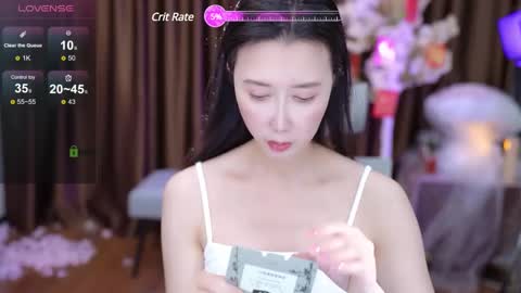 Snapshot of lucy__bb chatting on 02.20.25 Lucy online show from 02.20.25