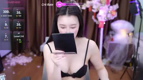 Snapshot of lucy__bb chatting on 02.21.25 Lucy online show from 02.21.25