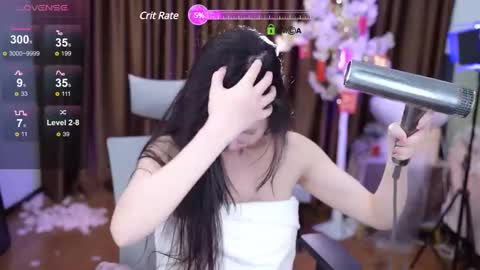 Snapshot of lucy__bb chatting on 03.08.25 Lucy online show from 03.08.25