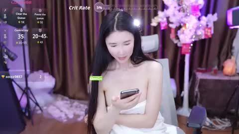 Snapshot of lucy__bb chatting on 10.18.25 Lucy online show from 10.18.25