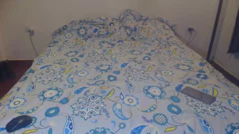 Snapshot of lucy_dreams69 chatting on 10.04.25 Lucia online show from 10.04.25