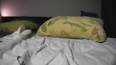 Snapshot of lucyrait chatting on 01.20.25 Lucy online show from 01.20.25