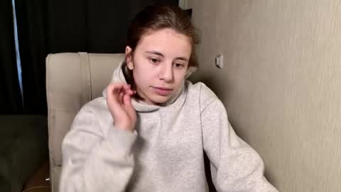 Snapshot of lucyrait chatting on 02.21.25 Lucy online show from 02.21.25