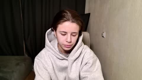 Snapshot of lucyrait chatting on 02.22.25 Lucy online show from 02.22.25