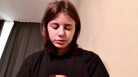 Snapshot of lucyrait chatting on 02.26.25 Lucy online show from 02.26.25