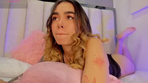 Snapshot of lucyvega4 chatting on 09.23.25 Lucy online show from 09.23.25
