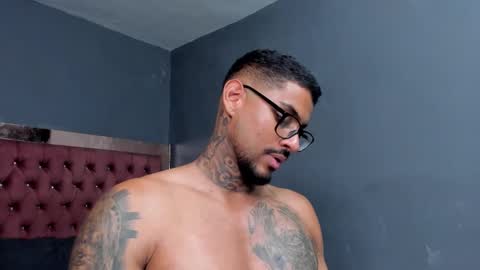 Luigi Vitale online show from 03.12.25