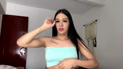 Snapshot of luisa_summer2 chatting on 10.13.25 Luisa Fernanda online show from 10.13.25
