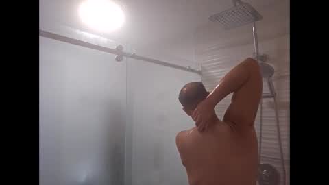 Snapshot of luisgspotdetector chatting on 10.11.25 luisgspotdetector online show from 10.11.25