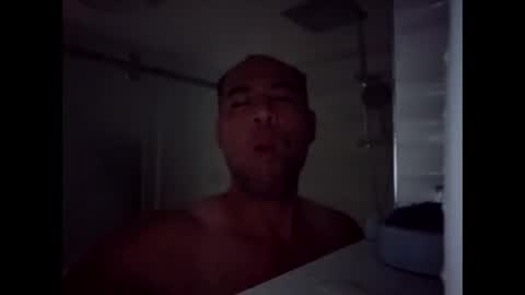 Snapshot of luisgspotdetector chatting on 10.17.25 luisgspotdetector online show from 10.17.25